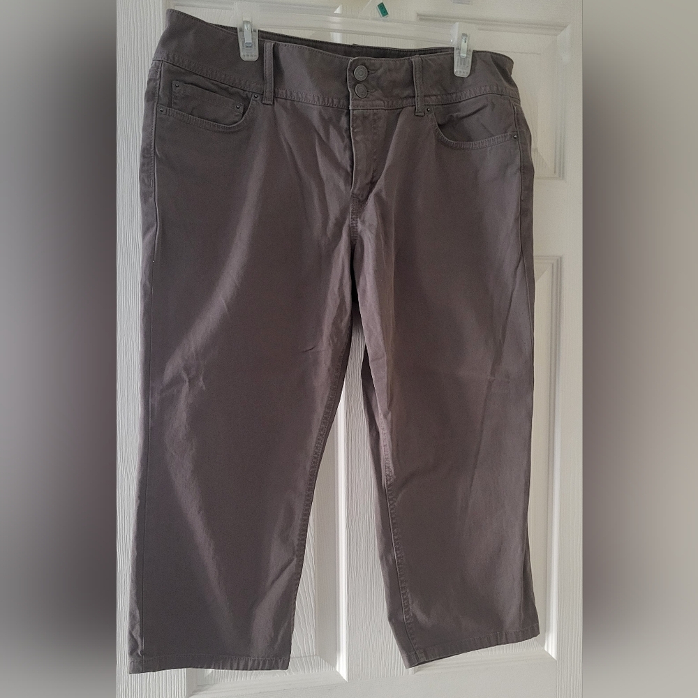 Stylish Capri Pants